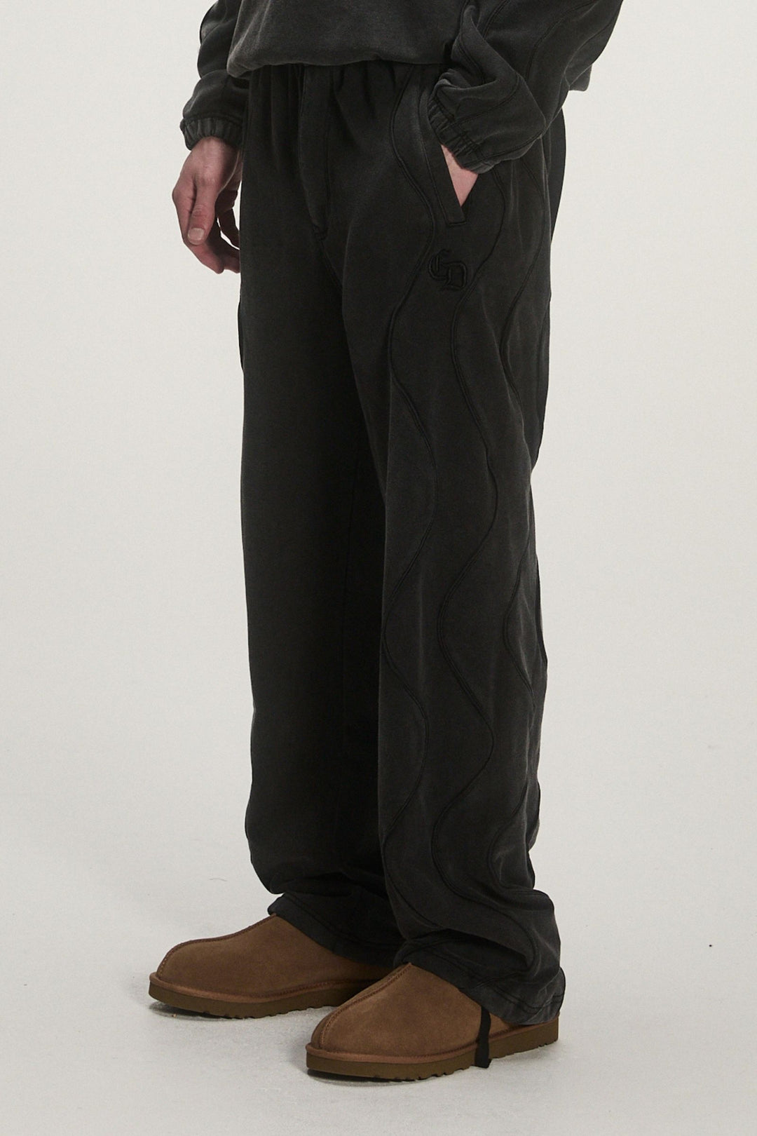 Wavy Seam Training Bottom (Washed Black)